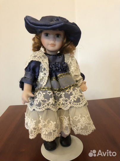 Кукла фарфоровая коллекционная