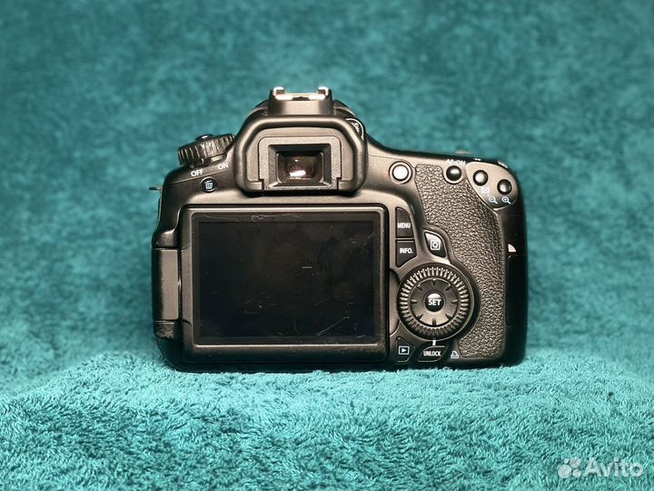 Canon 60D body + флешка 8гб и сумка