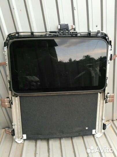 Люк в сборе Toyota Land Cruiser 200