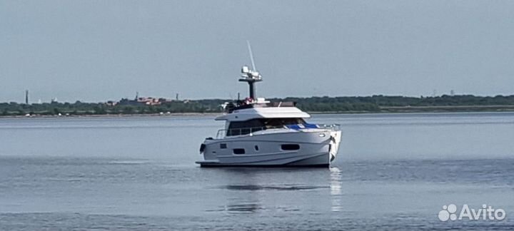 Моторная яхта Azimut Magellano 43, 2015 год