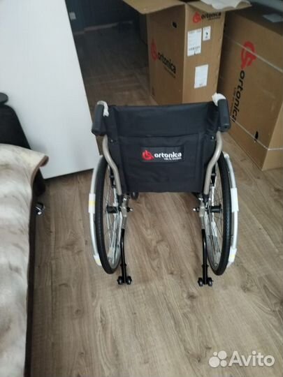 Кресло-коляска инвалидная Ortonika Base Lite 200