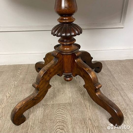 Антикварный овальный стол