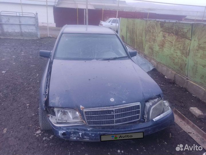 Mercedes-Benz C-класс 1.8 AT, 1995, битый, 270 000 км