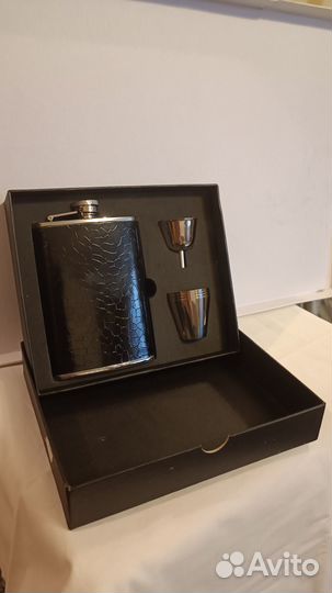 Подарочные наборы: фляжки + стопки, фляжки