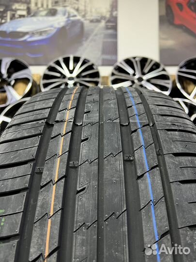 Tracmax X-Privilo RS01+ 275/40 R20 и 315/35 R20 106Y