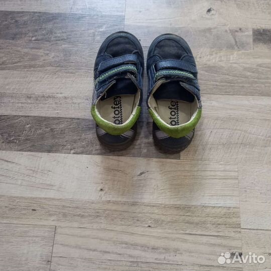 Кроссовки котофей 27