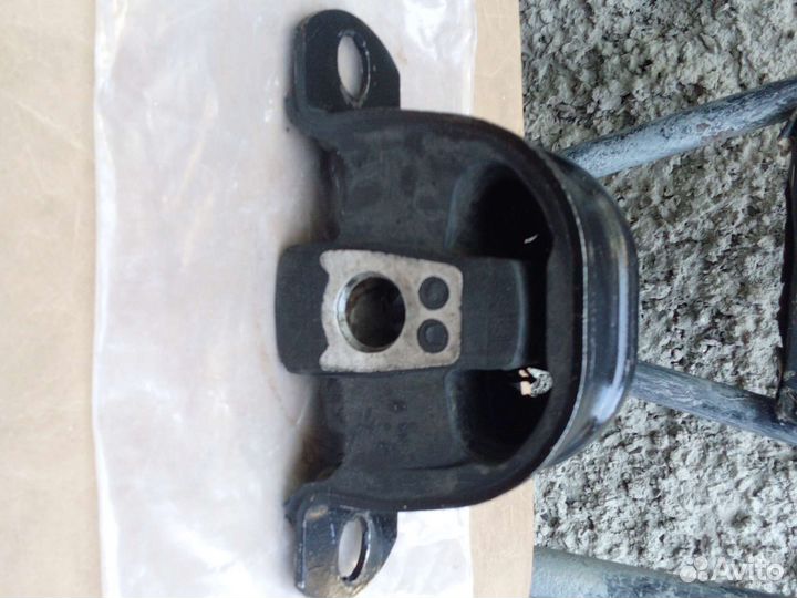 Подушка задней опоры двигателя на Ваз 2110-2112