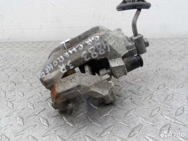 Суппорт задний правый Jeep Grand Cherokee 4 (WK2)