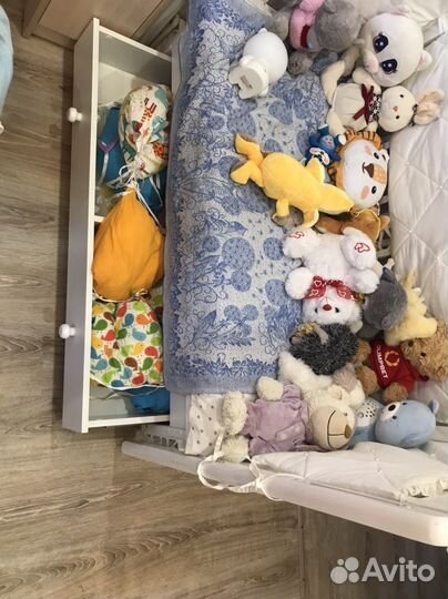 Детская кроватка качалка с комодом