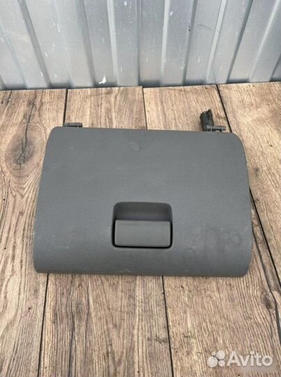 Бардачок Ford Focus 2 1.6 2009