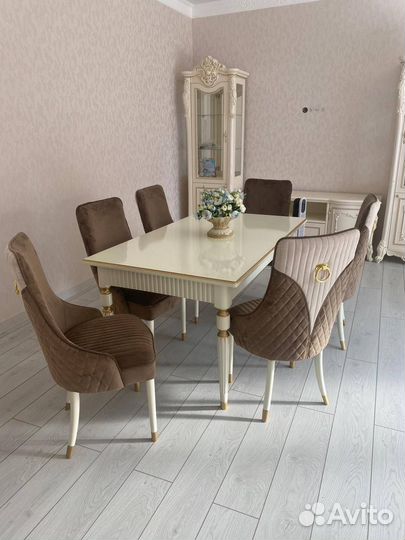 Стол обеденный со стульями