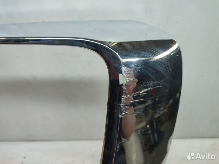 Молдинг бампера передний правый Mitsubishi Pajero