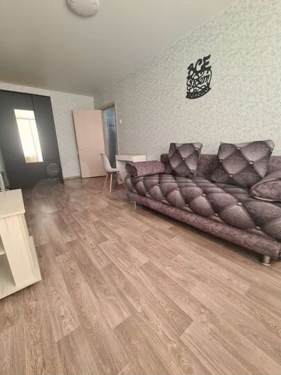 2-к. квартира, 56 м², 4/17 эт.