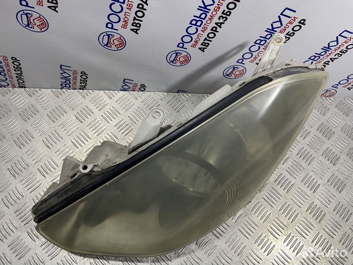 Фара правая Toyota Caldina T240