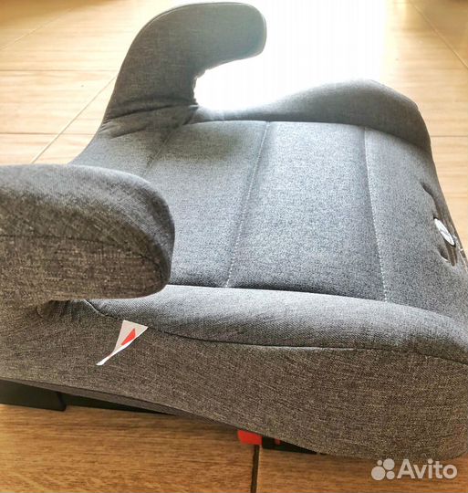 Бустер автомобильный детский с креплением изофикс