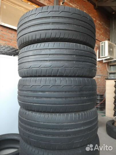 Dunlop Sport Maxx RT 235/55 R17 99V