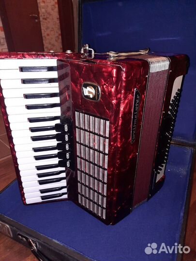 Продается аккордеон Weltmeister Stella 3/4