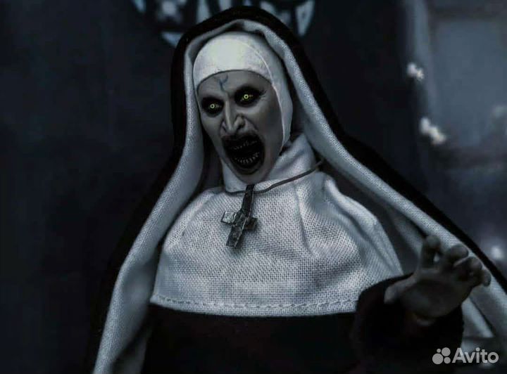 Фигурка Монахиня (Neca)