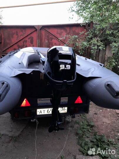 Лодка с мотором