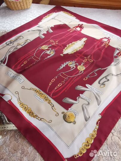 Сюжетный красивый платок Италия