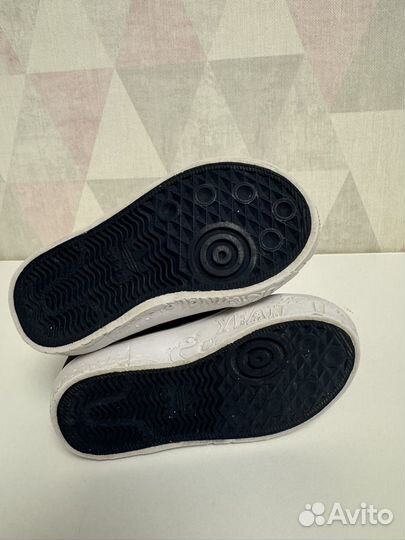 Обуь на девочку 20р