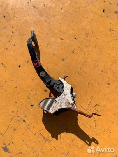 Педаль сцепления Nissan Primera P12 QG16 2001-2008