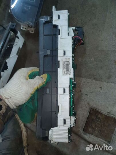 Приборная панель на тайота камри 1998г