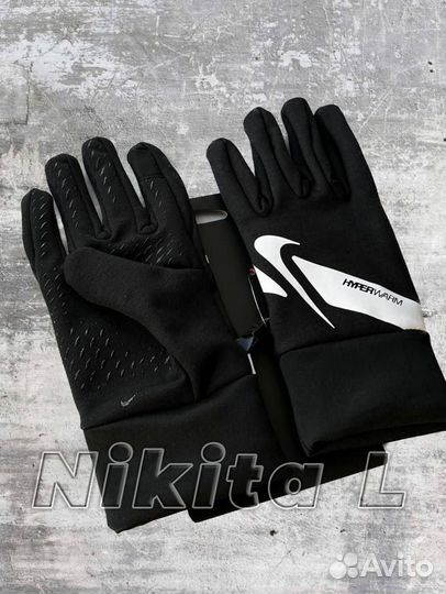 Перчатки Nike Hyperwarm
