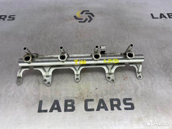 Топливная рампа Audi A5 8T cabd 1.8 tfsi 2008