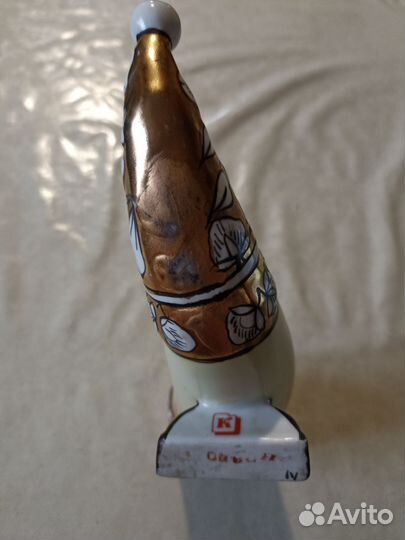 Фарфоровая статуэтка Рог 