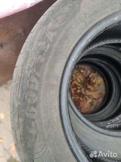 Goodyear EfficientGrip 215/65 R16
