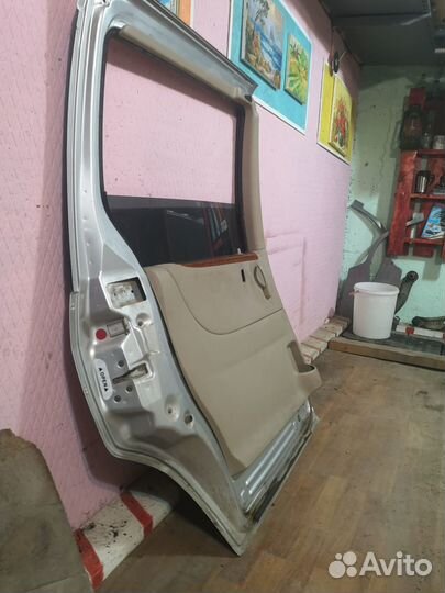 Дверь mazda MPV