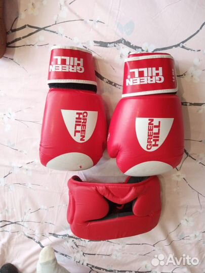 Перчатки и маска для бокса