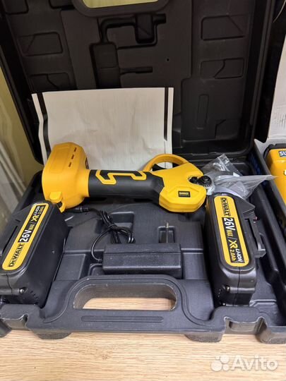 Сучкорез аккумуляторный DeWalt