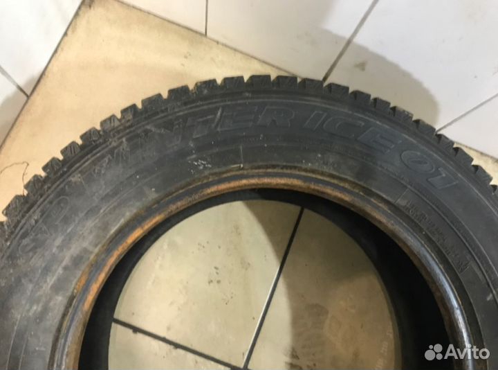 Dunlop SP Winter Ice 01 215/60 R16 95T