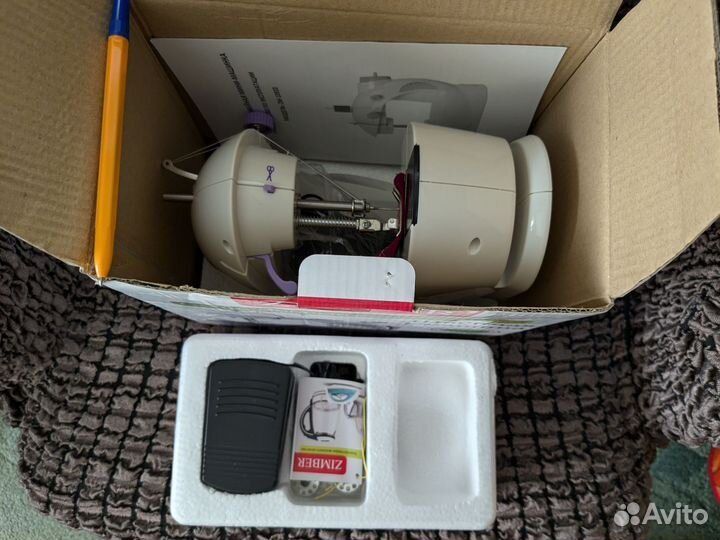 Швейная машинка маленькая новая