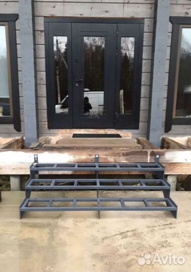 Лестница из металла