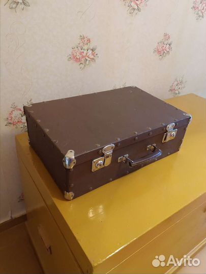 Чемодан старинный