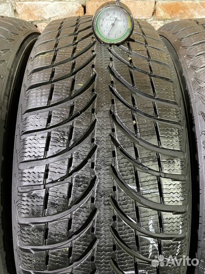 Michelin Latitude Alpin LA2 215/70 R16
