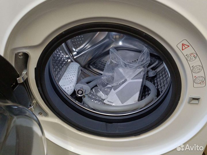 Новая стиральная машина сушкой Haier HWD100-B14979