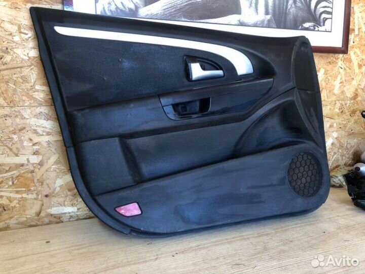 Дверные карты переднее левое Kia Ceed