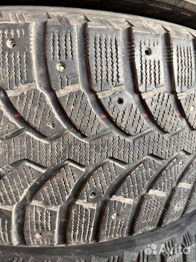 Bridgestone Blizzak Spike-01 235/50 R18