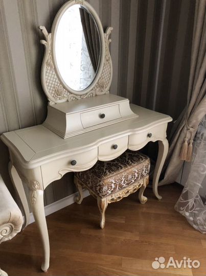 Туалетный столик