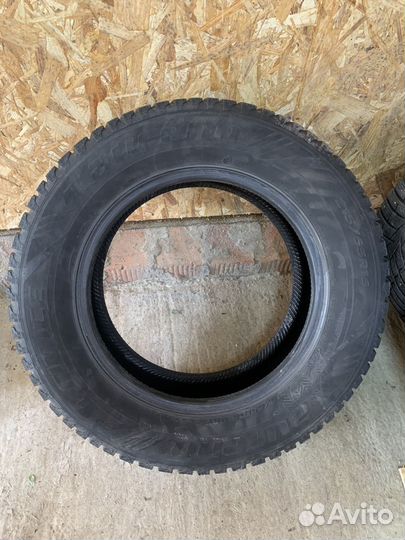 Laufenn I Fit Ice LW 71 215/65 R16