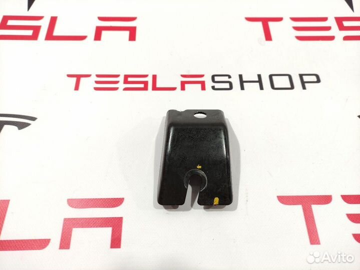 Кронштейн двигателя передний Tesla Model Y 2020
