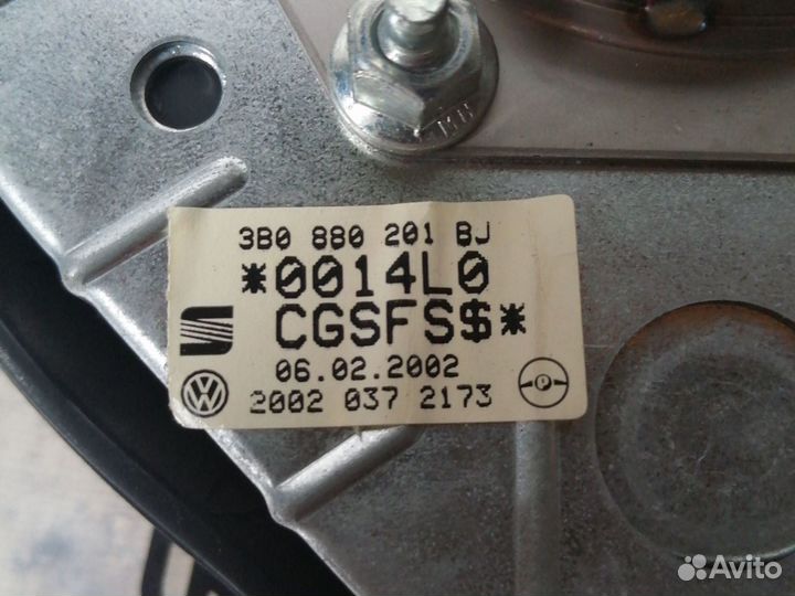 Подушка безопасности в руль Volkswagen Passat B5