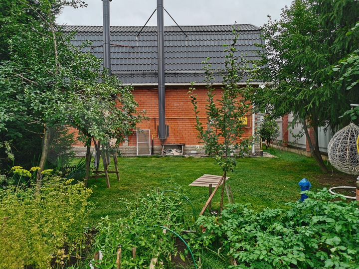 Дом 218,9 м² на участке 12 сот.