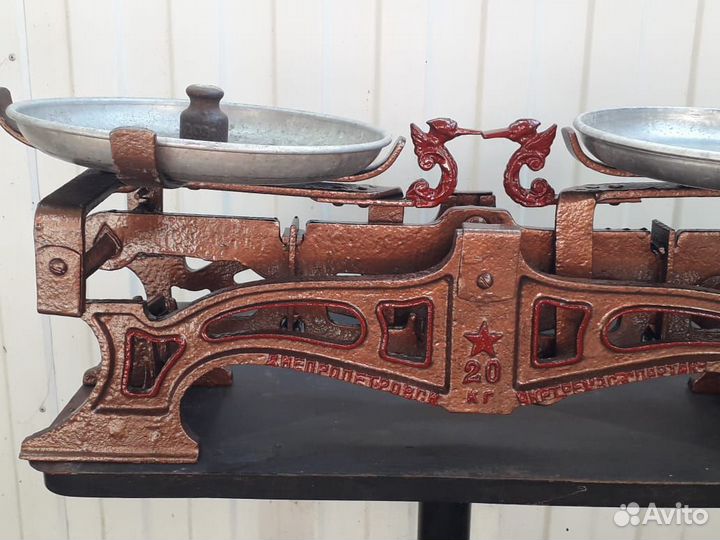 Старинные весы
