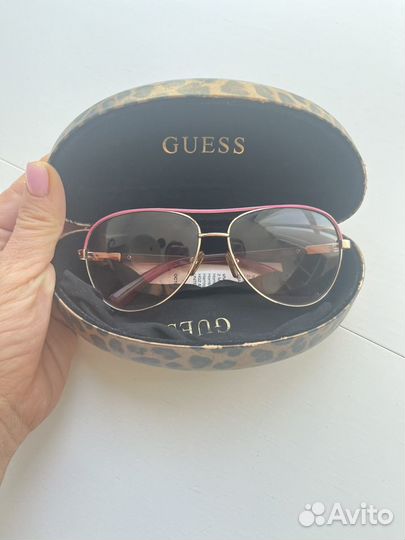 Солнцезащитные очки женские guess
