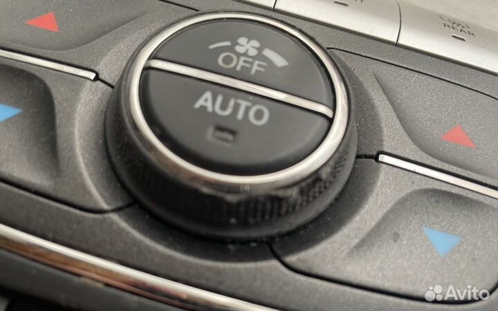 Панель климат контроля Dodge Journey